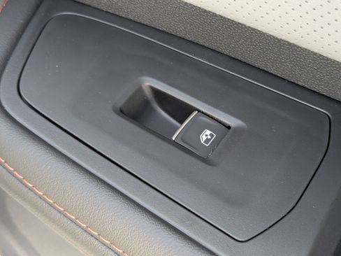 New 2026 Volkswagen Atlas Peak Edition image 35