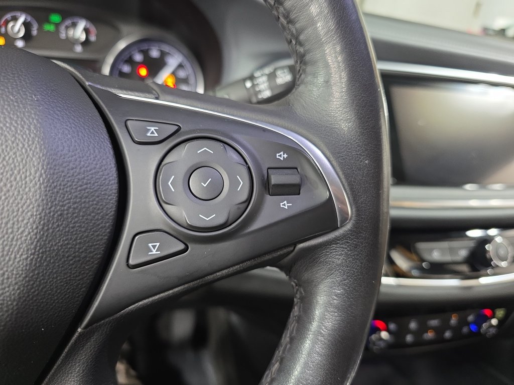 Used 2019 Buick Enclave Premium AWD/4WD image 21