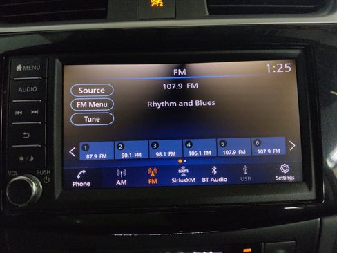 Used 2019 Nissan Sentra SV FWD image 25