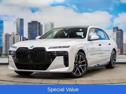 Used 2025 BMW 750e xDrive w/ Executive Package AWD/4WD image 2