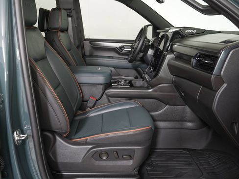 Used 2026 GMC Yukon XL AT4 w/ AT4 Premium Plus Package AWD/4WD image 9