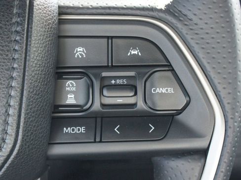 Used 2025 Toyota 4Runner SR5 image 9