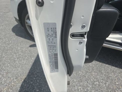 Used 2017 Dodge Journey Crossroad FWD image 11