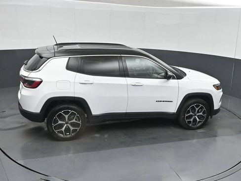 Used 2025 Jeep Compass Limited AWD/4WD image 36