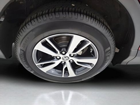 Used 2017 Toyota RAV4 XLE image 14