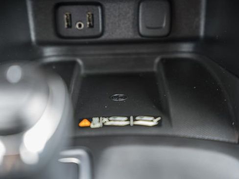 Used 2018 Chevrolet Equinox Premier AWD/4WD image 25
