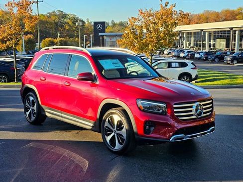 New 2026 Mercedes-Benz GLB 250 4MATIC image 1