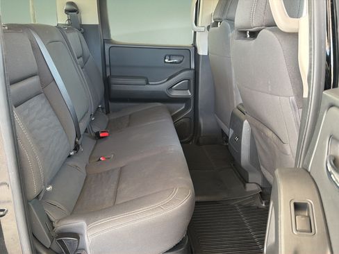 Certified 2024 Nissan Frontier SV w/ Technology Package AWD/4WD image 12