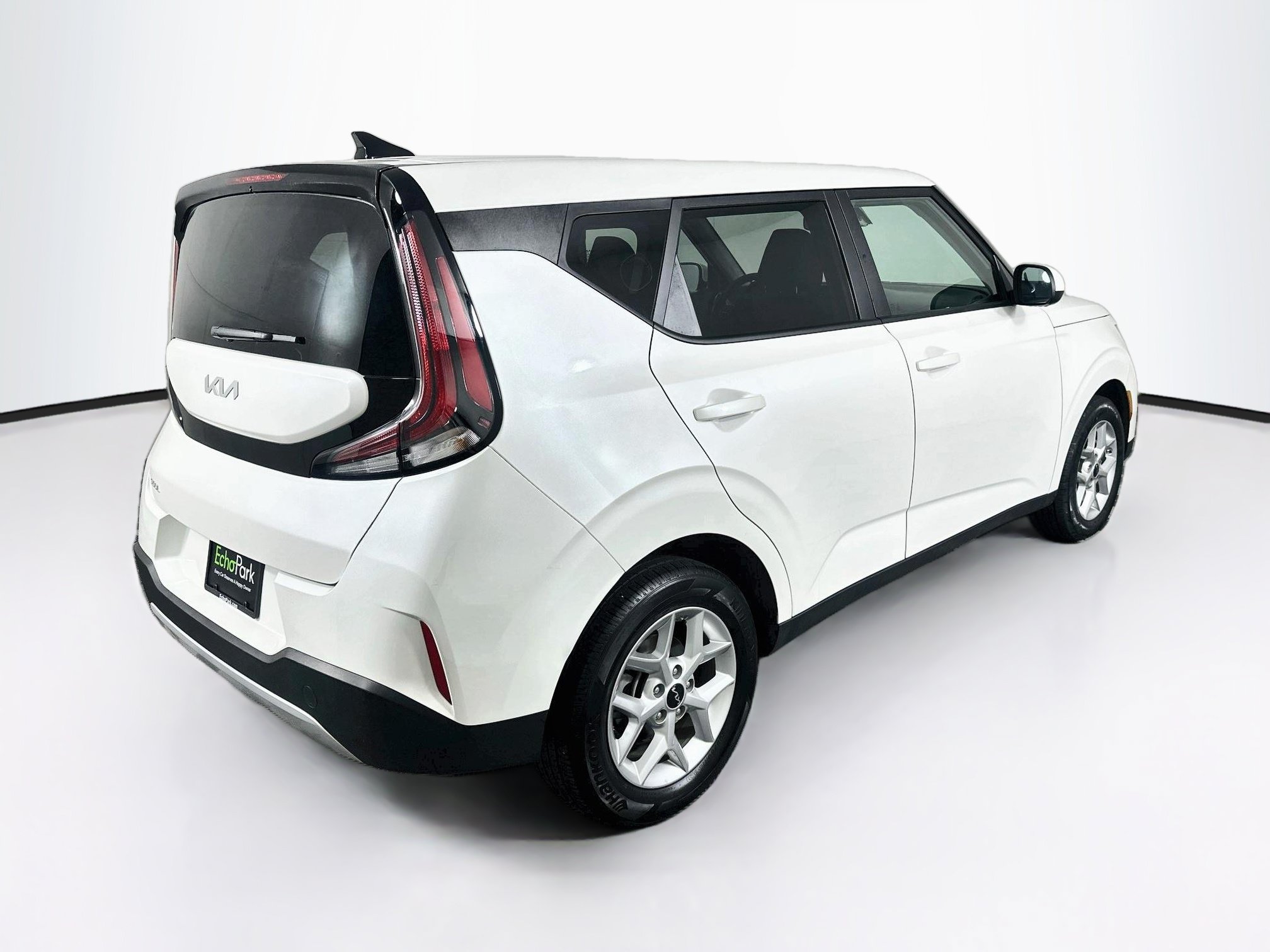 Used 2025 Kia Soul LX w/ LX Technology Package FWD image 9