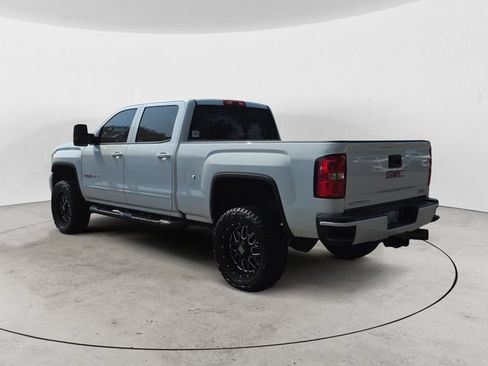 Used 2018 GMC Sierra 2500 SLT w/ Duramax Plus Package AWD/4WD image 7