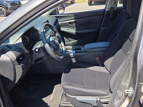 Used 2025 Nissan Sentra S FWD image 3