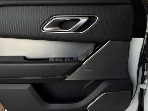 Used 2020 Land Rover Range Rover Velar R-Dynamic S image 21