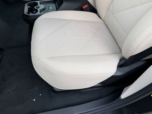 New 2026 BMW iX xDrive60 w/ Premium Package image 12