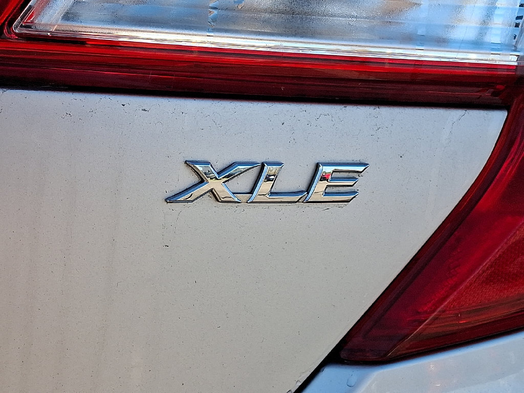 Used 2013 Toyota Camry XLE FWD image 10