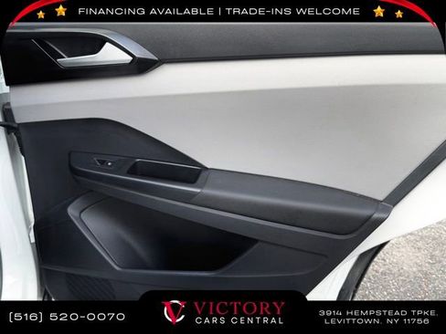 Used 2023 Volkswagen Taos SE image 18