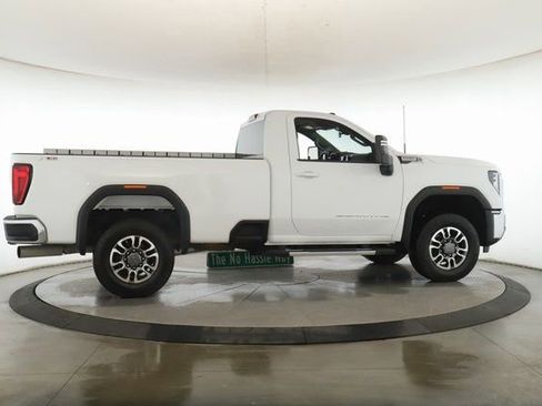 Used 2024 GMC Sierra 3500 SLE w/ SLE Convenience Package image 6