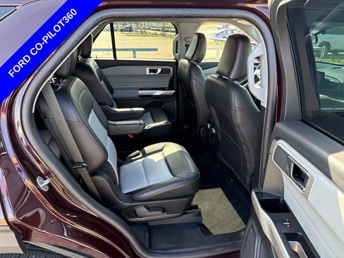 Used 2023 Ford Explorer XLT w/ Equipment Group 202A RWD image 12