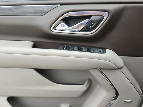 Used 2021 GMC Yukon SLT w/ SLT Premium Package image 32