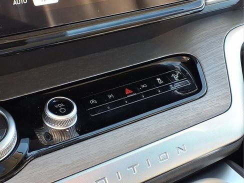 Used 2025 Ford Expedition Max Platinum image 11