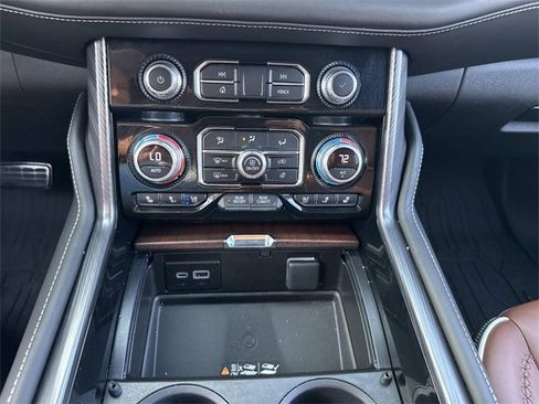Used 2023 GMC Yukon Denali Ultimate image 27
