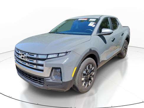 Used 2025 Hyundai Santa Cruz SE image 3