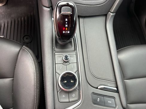 Used 2025 Cadillac XT5 Luxury w/ LPO, Floor Liner Package FWD image 21