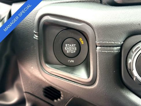 Used 2025 Jeep Wrangler Unlimited Rubicon AWD/4WD image 16