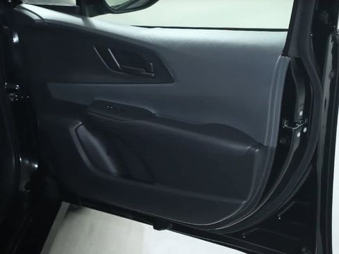 Used 2025 Toyota Prius LE AWD/4WD image 33