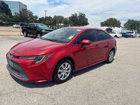 Used 2020 Toyota Corolla LE FWD image 1
