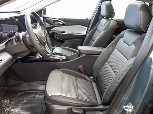 New 2026 Chevrolet Trax LT image 9
