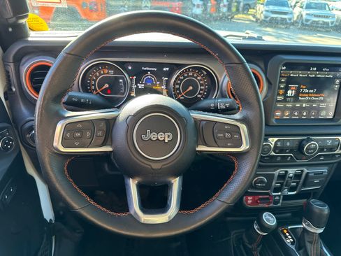 Used 2023 Jeep Gladiator Mojave w/ Cold Weather Group image 16