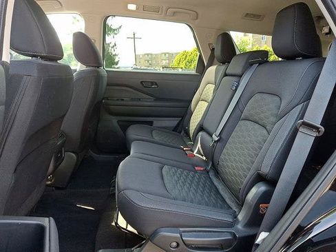 Certified 2024 Nissan Pathfinder SV AWD/4WD image 10