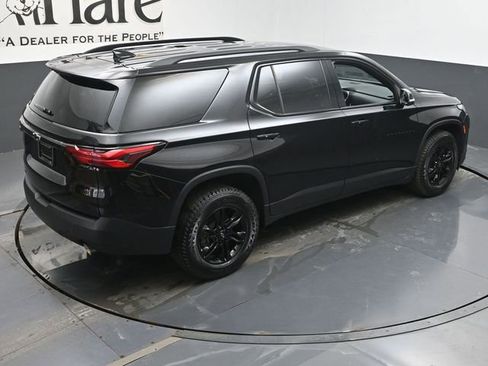 Used 2023 Chevrolet Traverse LT image 40