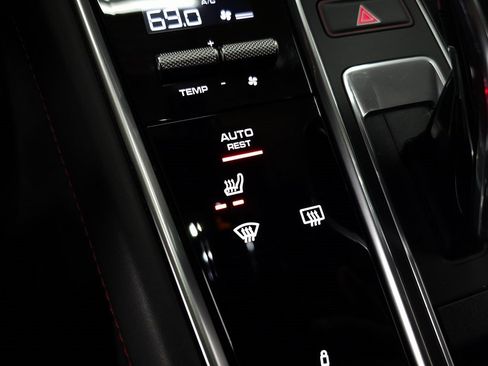 Used 2020 Porsche Panamera GTS image 32