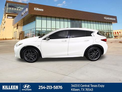 Used 2018 INFINITI QX30 Sport w/ Cargo Package FWD image 4