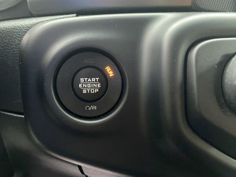 Used 2019 Jeep Wrangler Unlimited Sport image 27