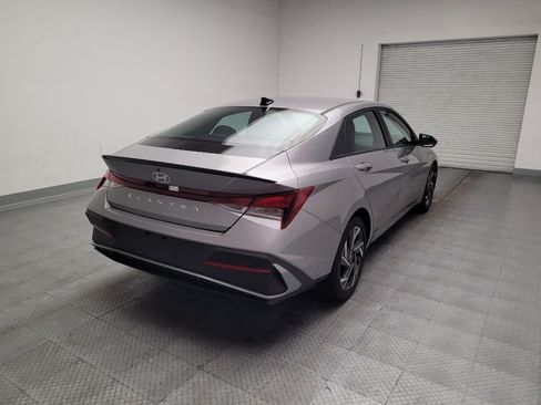 Used 2025 Hyundai Elantra Sport FWD image 9