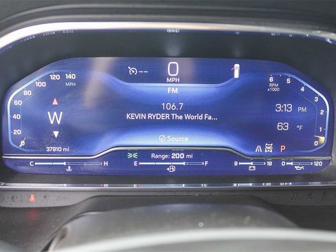 Used 2022 Chevrolet Tahoe Z71 image 30