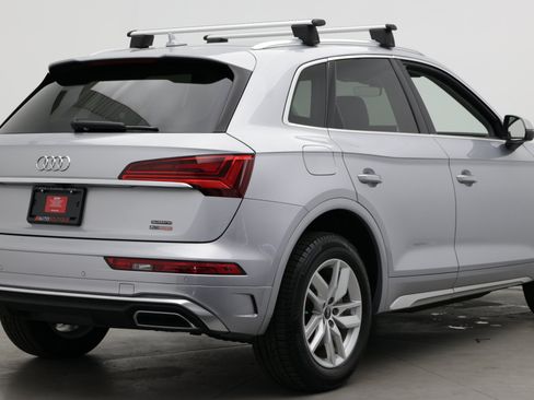 Used 2023 Audi Q5 2.0T Premium w/ Convenience Package AWD/4WD image 7