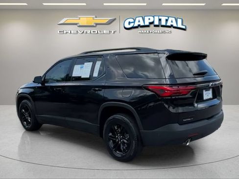 Used 2022 Chevrolet Traverse LT FWD image 3