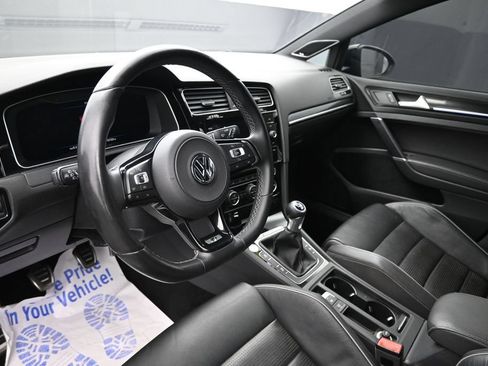 Used 2018 Volkswagen Golf R 4-Door AWD/4WD image 11