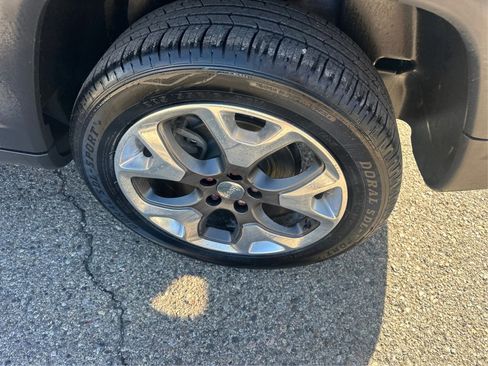 Used 2019 Jeep Compass Limited image 19