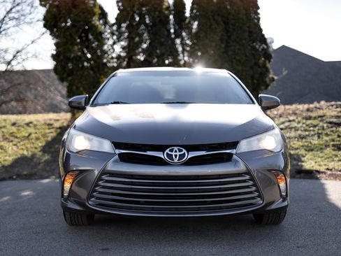 Used 2017 Toyota Camry LE image 2