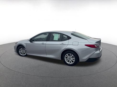 Used 2025 Toyota Camry LE image 10