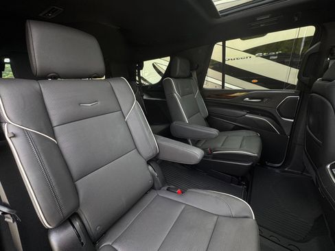 Used 2024 Cadillac Escalade Premium Luxury w/ Performance Package AWD/4WD image 46