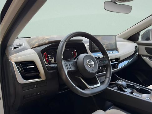 Used 2024 Nissan Rogue SL w/ SL Premium Package FWD image 9