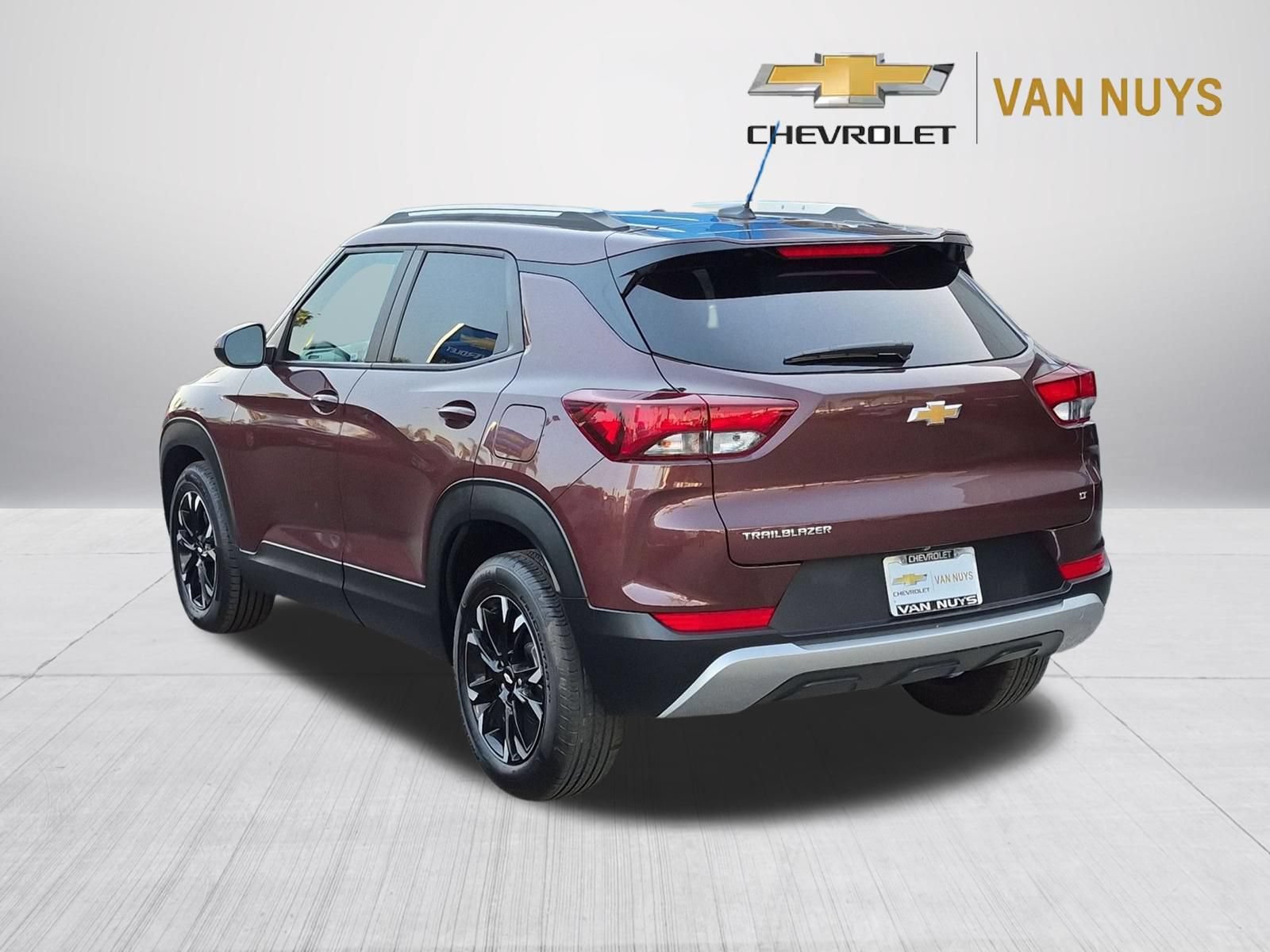 Used 2023 Chevrolet TrailBlazer LT w/ LPO, Blackout Package FWD image 7
