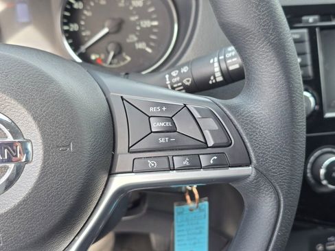 Used 2018 Nissan Rogue S AWD/4WD image 19