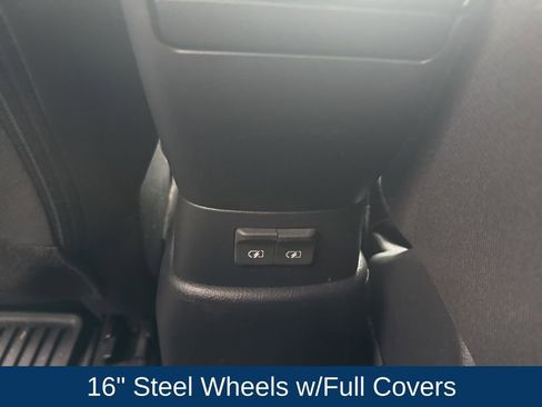 Used 2021 Nissan Kicks S image 24