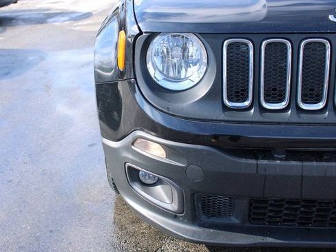 Used 2016 Jeep Renegade Latitude w/ Cold Weather Group image 38